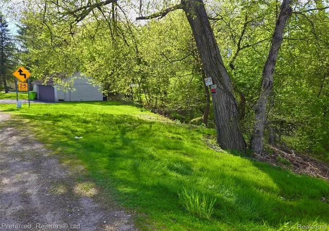 Photo 3 of Land for sale at 9691 Elizabeth Lake Rd, White Lake, MI 48386 | MLS# 20261031767 | Listing updated on 2026-07-06