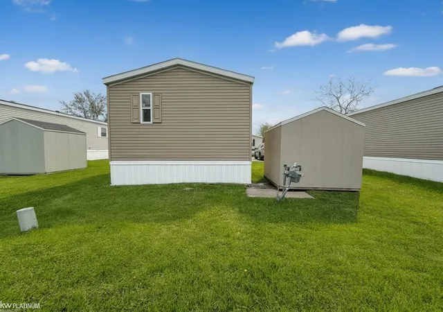 Homes for sale in Clinton Township, MI | 38051 Pardo Dr, Clinton Township, MI 48038 | MLS# 58050206530