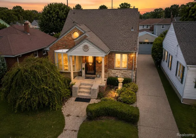 Photo 1 of Single family home for sale at 22501 Maple St, Saint Clair Shores, MI 48081 | MLS# 20261031810 | Listing updated on 2026-08-22