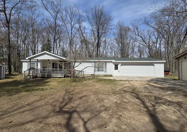 Photo 2 of Single family home for sale at 2612 W Southern Ave, Baldwin, MI 49304 | MLS# 72026020163 | Listing updated on 2026-05-21