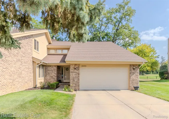Photo 1 of Condo for sale at 4575 Fairway Ct, Waterford, MI 48328 | MLS# 20261031837 | Listing updated on 2026-08-22