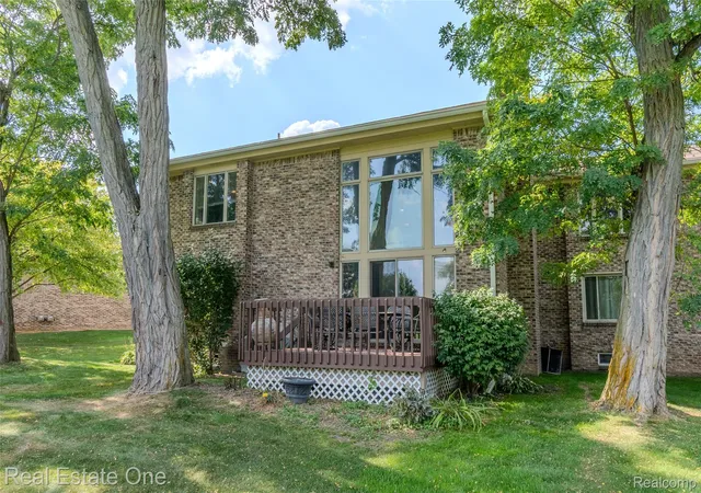 Photo 3 of Condo for sale at 4575 Fairway Ct, Waterford, MI 48328 | MLS# 20261031837 | Listing updated on 2026-08-22