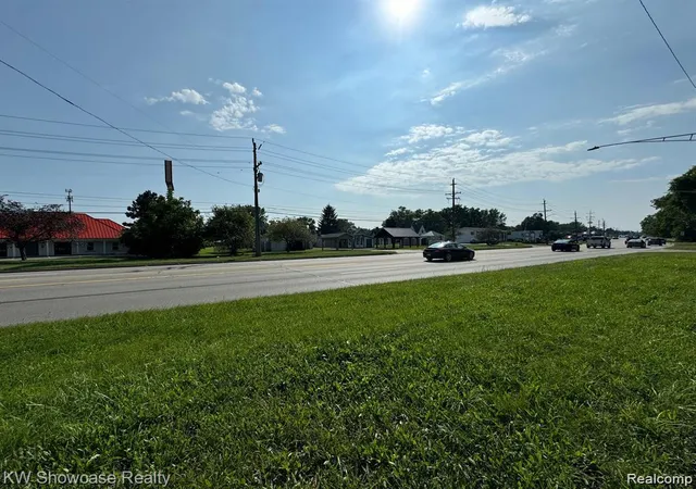 Photo 2 of Land for sale at 2830 Dixie Hwy, Waterford, MI 48328 | MLS# 20261031876 | Listing updated on 2026-07-06