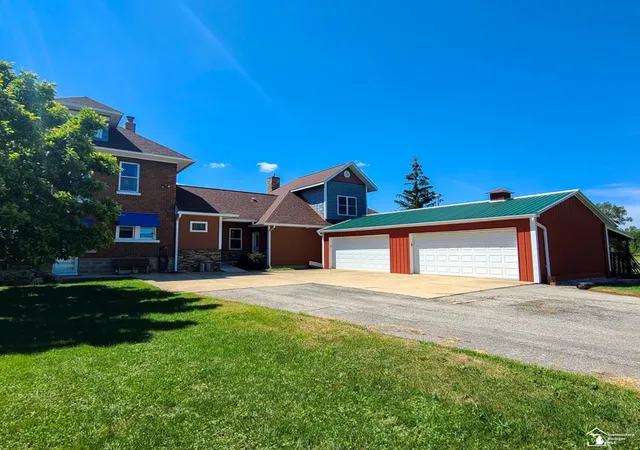 3rd image of 1827 Newport Rd, Newport, MI 48166 | MLS# 57050206573