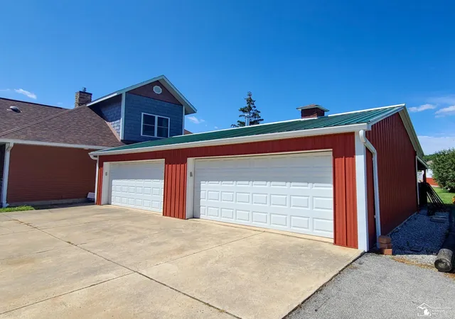 4th image of 1827 Newport Rd, Newport, MI 48166 | MLS# 57050206573