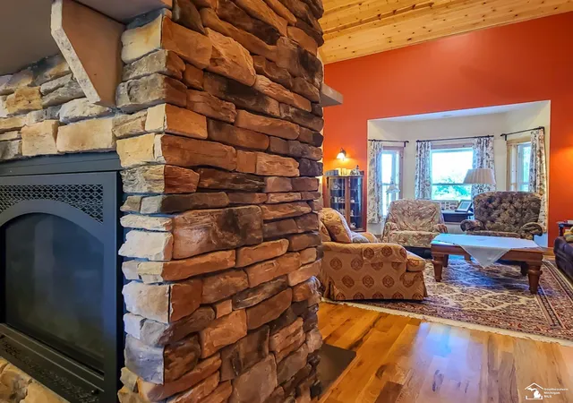 5th image of 1827 Newport Rd, Newport, MI 48166 | MLS# 57050206573