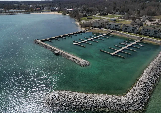 Homes for sale in Suttons Bay, MI | 704 N Dockside Circle, Suttons Bay, MI 49682 | Houzeo
