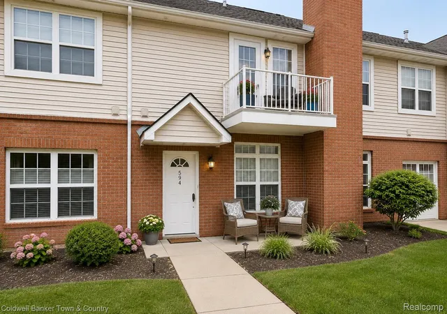 Listing Photo 1 - Condo for sale in building located at 594 Olde English Cir, Howell, MI 48855