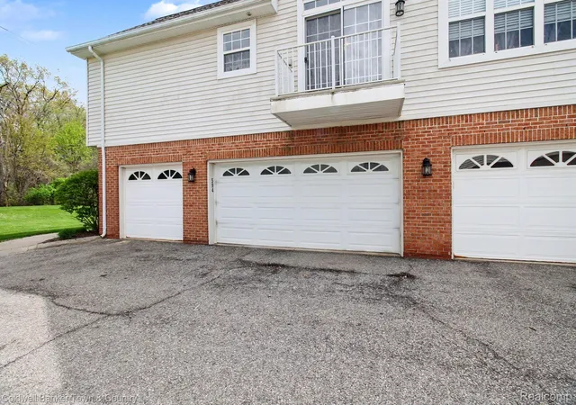 Photo 1 of Sale Pending at 594 Olde English Cir, Howell, MI 48855 | MLS# 20261031973 | Listing updated on 2026-08-27