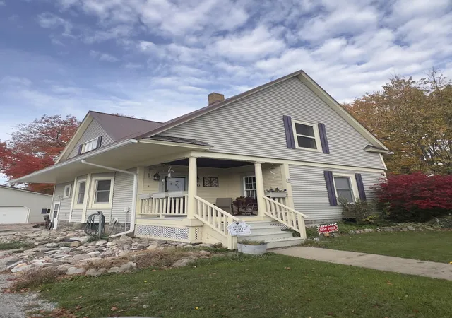 Photo 1 of Sale Pending at 1033 Washington Blvd, Lake Odessa, MI 48849 | MLS# 65026020252 | Listing updated on 2026-10-30