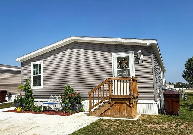 Photo 2 of Single family home for sale at 1187 Ironstone Dr, Mount Pleasant, MI 48858 | MLS# 79080067854 | Listing updated on 2026-05-12