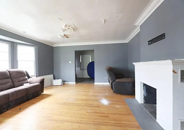 Photo 4 of Single family home for sale at 2835 Begole St, Flint, MI 48504 | MLS# 5050206615 | Listing updated on 2026-09-03