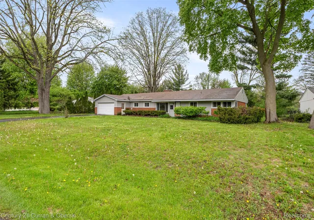 Photo 3 of Single family home for sale at 7271 Cottonwood Knoll, West Bloomfield, MI 48322 | MLS# 20261032088 | Listing updated on 2026-07-06