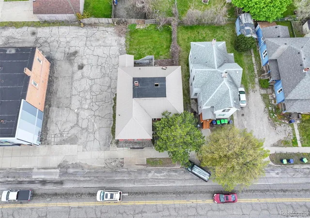 Photo 4 of Single family home for sale at 310 S Henry St, Bay City, MI 48706 | MLS# 20261032092 | Listing updated on 2026-07-06
