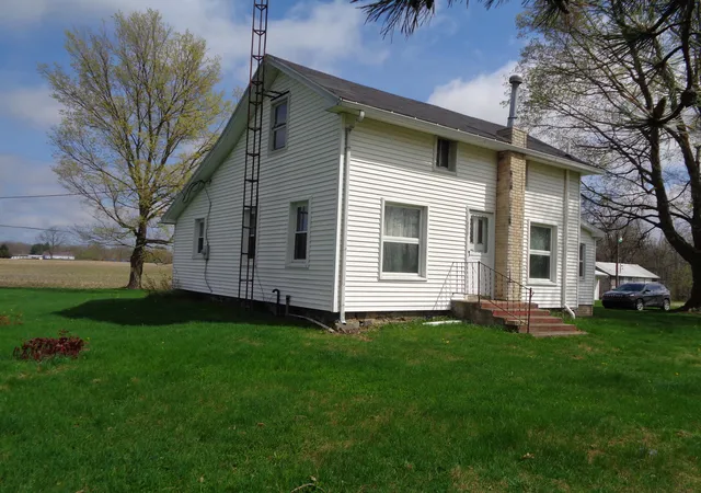 Photo 3 of Single family home for sale at 6020 Skuse Rd, Osseo, MI 49266 | MLS# 53026020314 | Listing updated on 2026-07-29