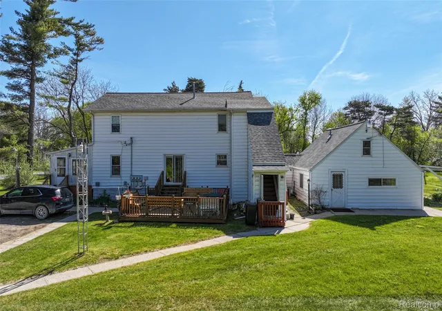 2nd image of 11472 E Lippincott Blvd, Davison, MI 48423 | MLS# 20261032111