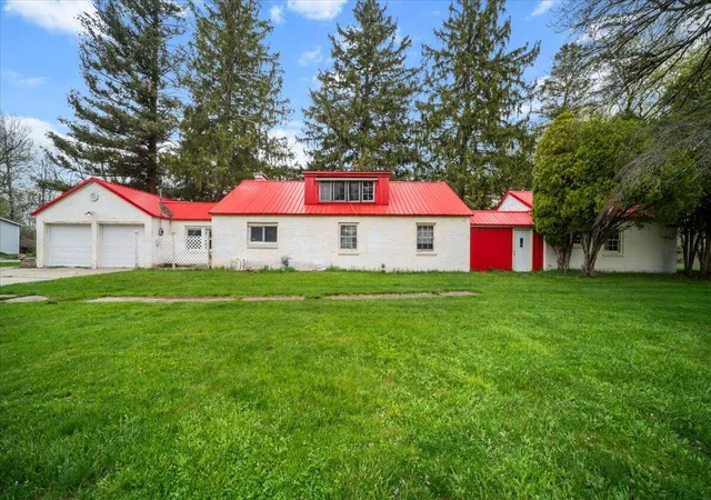 3rd image of 5599 Howard City Edmore Rd, Vestaburg, MI 48891 | MLS# 66026020324