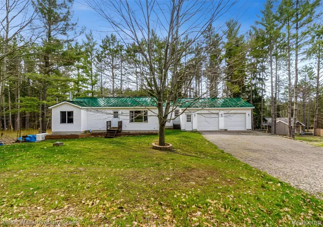 2nd image of 228 Clearview Dr, Roscommon, MI 48653 | MLS# 20261032160