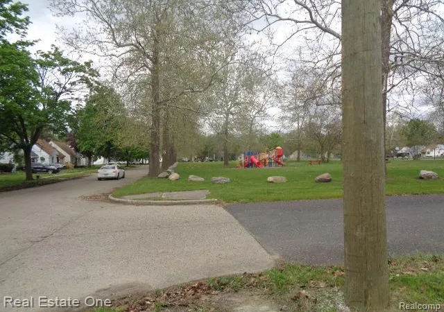 33rd image of 15772 Chatham St, Detroit, MI 48223 | MLS# 20261032254