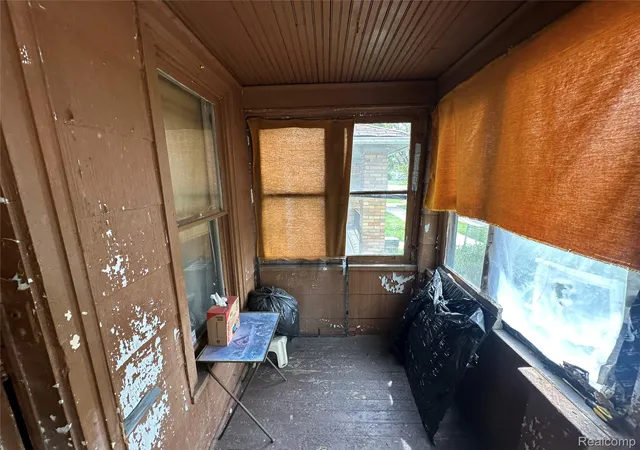 3rd image of 5042 Pennsylvania St, Detroit, MI 48213 | MLS# 20261032264