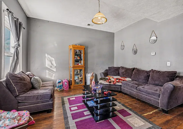 Homes for sale in Grand Rapids City Kent, MI | 904 College Ave Ne, Grand Rapids City Kent, MI 49503 | MLS# 65026020425