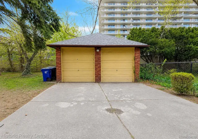 23rd image of 505 Fiske Dr, Detroit, MI 48214 | MLS# 20261032277