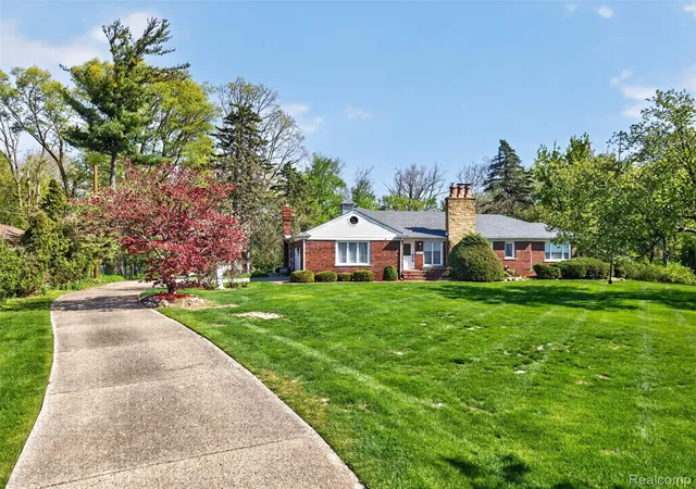 Photo 1 of Sale Pending at 15623 Millar Rd, Clinton Township, MI 48036 | MLS# 20261032278 | Listing updated on 2026-07-11