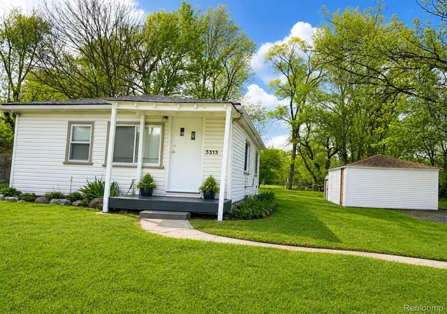 1st image of 3313 Dallas Ave, Warren, MI 48091 | MLS# 20261032279
