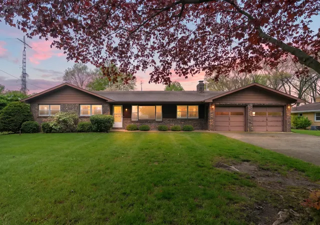 2nd image of 2286 Shiawasee Ln, Stevensville, MI 49127 | MLS# 69026020467