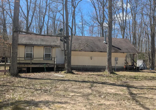 Photo 3 of Single family home for sale at 20179 N Coates Hwy, Brethren, MI 49619 | MLS# 67026020472 | Listing updated on 2026-09-16