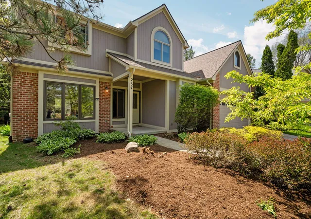 3rd image of 254 Hunters Trl, Ann Arbor, MI 48103 | MLS# 81026020475