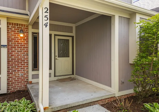 4th image of 254 Hunters Trl, Ann Arbor, MI 48103 | MLS# 81026020475