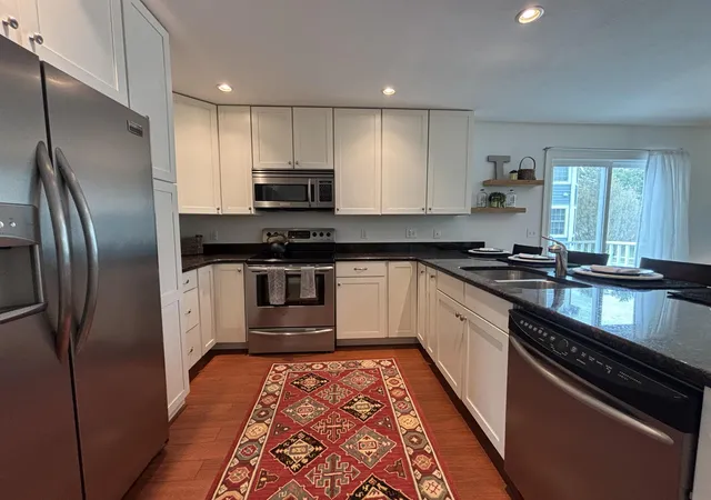 3rd image of 707 E State St, Traverse City, MI 49686 | MLS# 78080067880