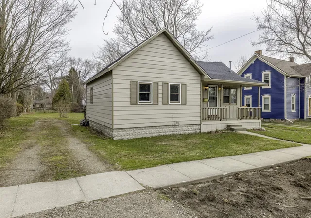 Homes for sale in Lexington, MI | 7173 Lake St, Lexington, MI 48450 | MLS# 58050206682
