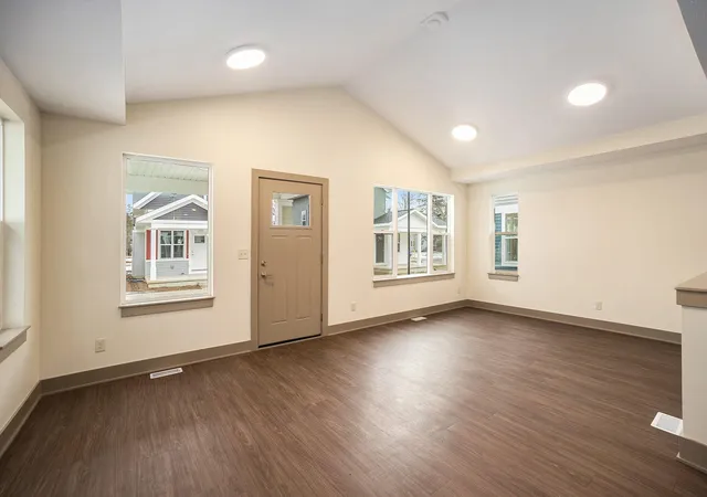 Homes for sale in Grand Rapids, MI | 2083 Linden Ave Se, Grand Rapids, MI 49507 | MLS# 71026020637