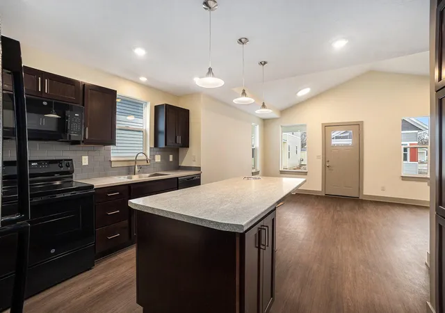 Homes for sale in Grand Rapids, MI | 2083 Linden Ave Se, Grand Rapids, MI 49507 | MLS# 71026020637