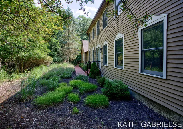 Photo 3 of Single family home for sale at 313 Stickney Ridge Rd, Grand Haven, MI 49417 | MLS# 71026020655 | Listing updated on 2026-09-14