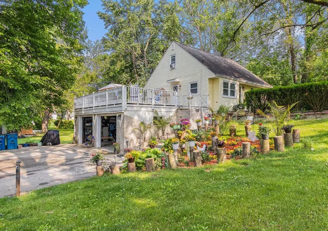 1st image of 3104 Courtlandt Ave, Kalamazoo, MI 49004 | MLS# 64026020664