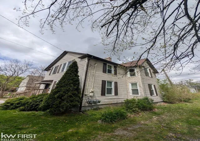Listing Photo 3 - Condo for sale in building located at 609 Thomson St, Flint, MI 48503