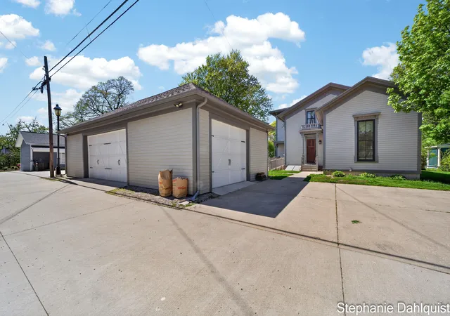 55th image of 511 W Clay Ave, Muskegon, MI 49440 | MLS# 71026020669