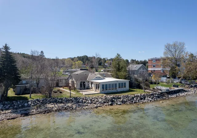 Homes for sale in Williamsburg, MI | 5271 Us 31 N, Williamsburg, MI 49690 | MLS# 78080067915