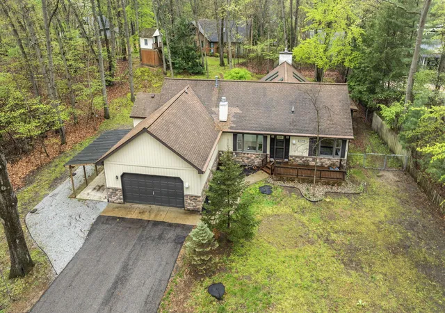 3rd image of 14458 Wolf Ln, New Buffalo, MI 49117 | MLS# 69026020691