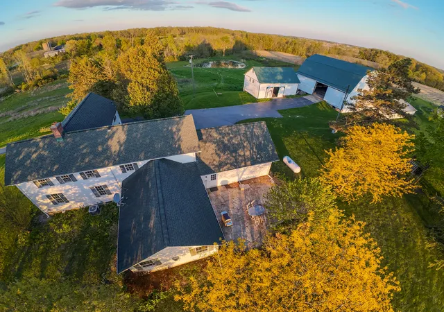 Photo 3 of Single family home for sale at 8885 Burmeister Rd, Saline, MI 48176 | MLS# 81026020723 | Listing updated on 2026-10-11