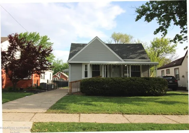 Photo 1 of Single Family Residence at 2380 Wiltshire Rd, Berkley, MI 48072 | MLS# 58050206803 | | Sold on 2026-05-29