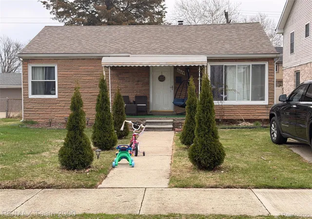 Photo 2 of Single family home for sale at 6624 Centralia St, Dearborn Heights, MI 48127 | MLS# 20261032635 | Listing updated on 2026-07-06