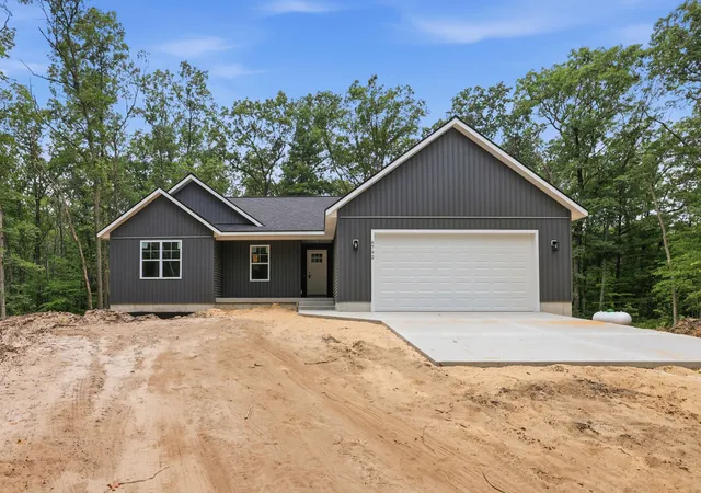 Photo 1 of Sale Pending at 6792 E Evanston Ave, Muskegon, MI 49442 | MLS# 65026020833 | Listing updated on 2026-08-03