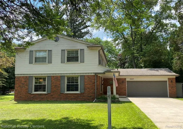2nd image of 35037 Ellen Ct, Livonia, MI 48154 | MLS# 20261032676