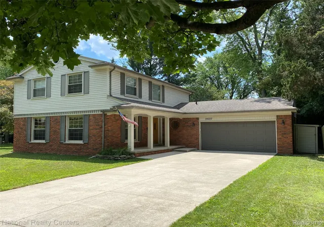 3rd image of 35037 Ellen Ct, Livonia, MI 48154 | MLS# 20261032676