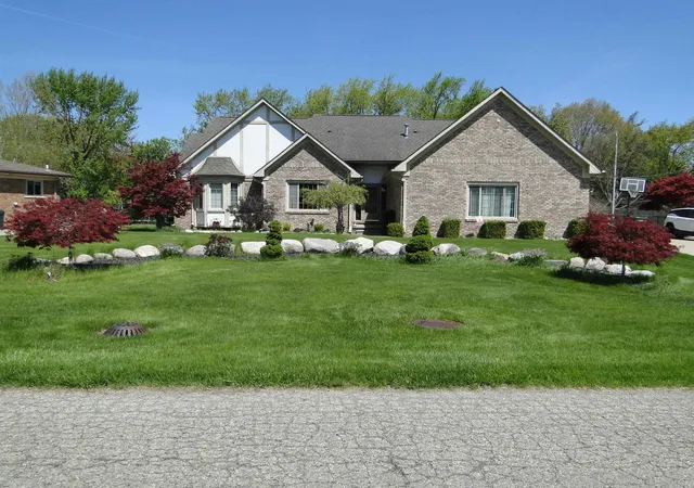 Photo 2 of Single family home for sale at 19549 Dixie Dr, Clinton Township, MI 48035 | MLS# 58050206861 | Listing updated on 2026-06-16