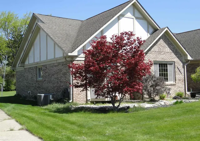 Photo 3 of Single family home for sale at 19549 Dixie Dr, Clinton Township, MI 48035 | MLS# 58050206861 | Listing updated on 2026-06-16